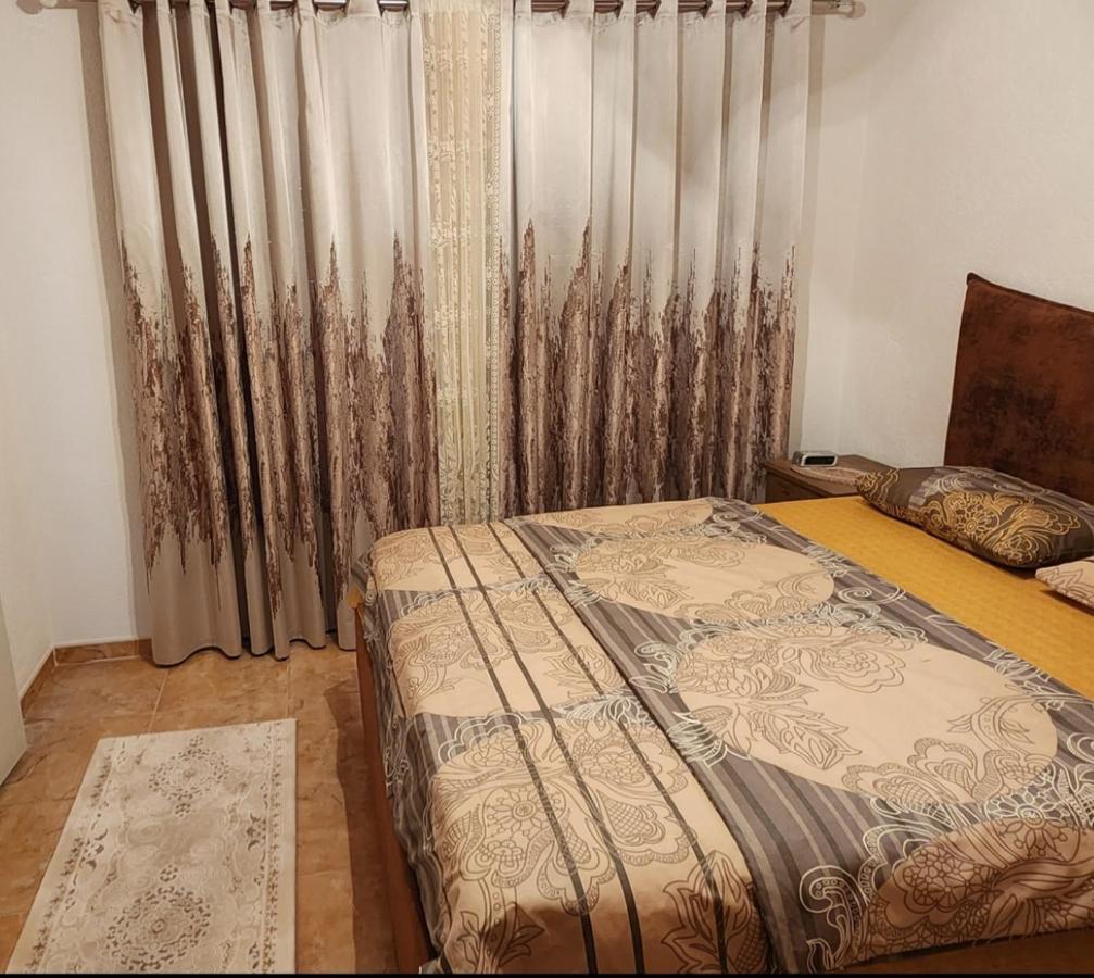 Apartments Ishmi In Center Of Ulcinj Kamer foto