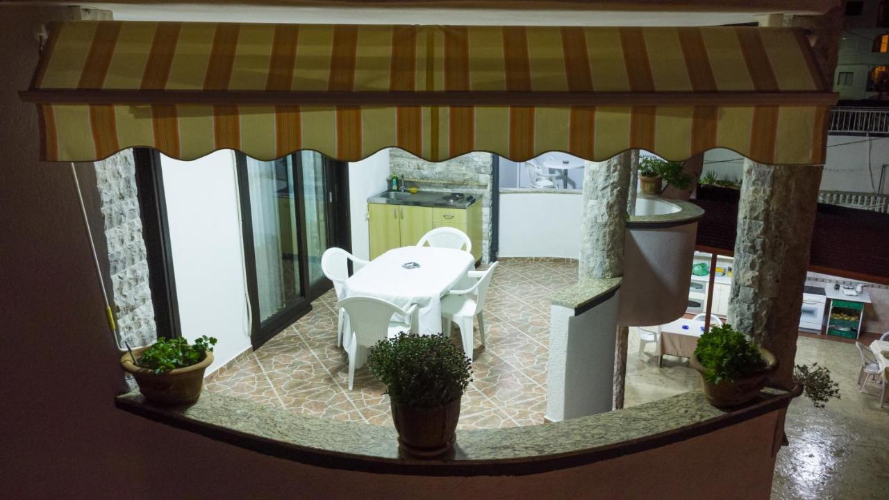 Apartments Ishmi In Center Of Ulcinj Kamer foto