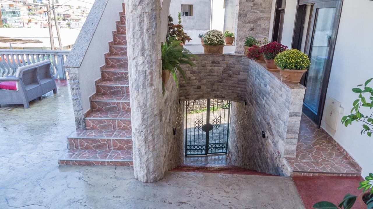 Apartments Ishmi In Center Of Ulcinj Buitenkant foto
