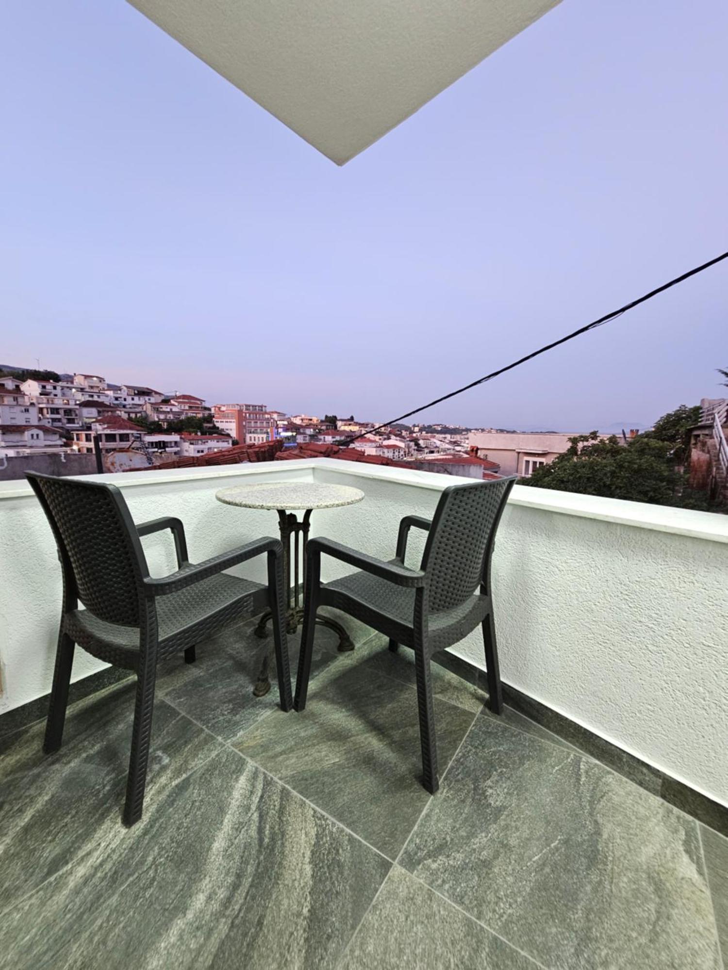 Apartments Ishmi In Center Of Ulcinj Buitenkant foto