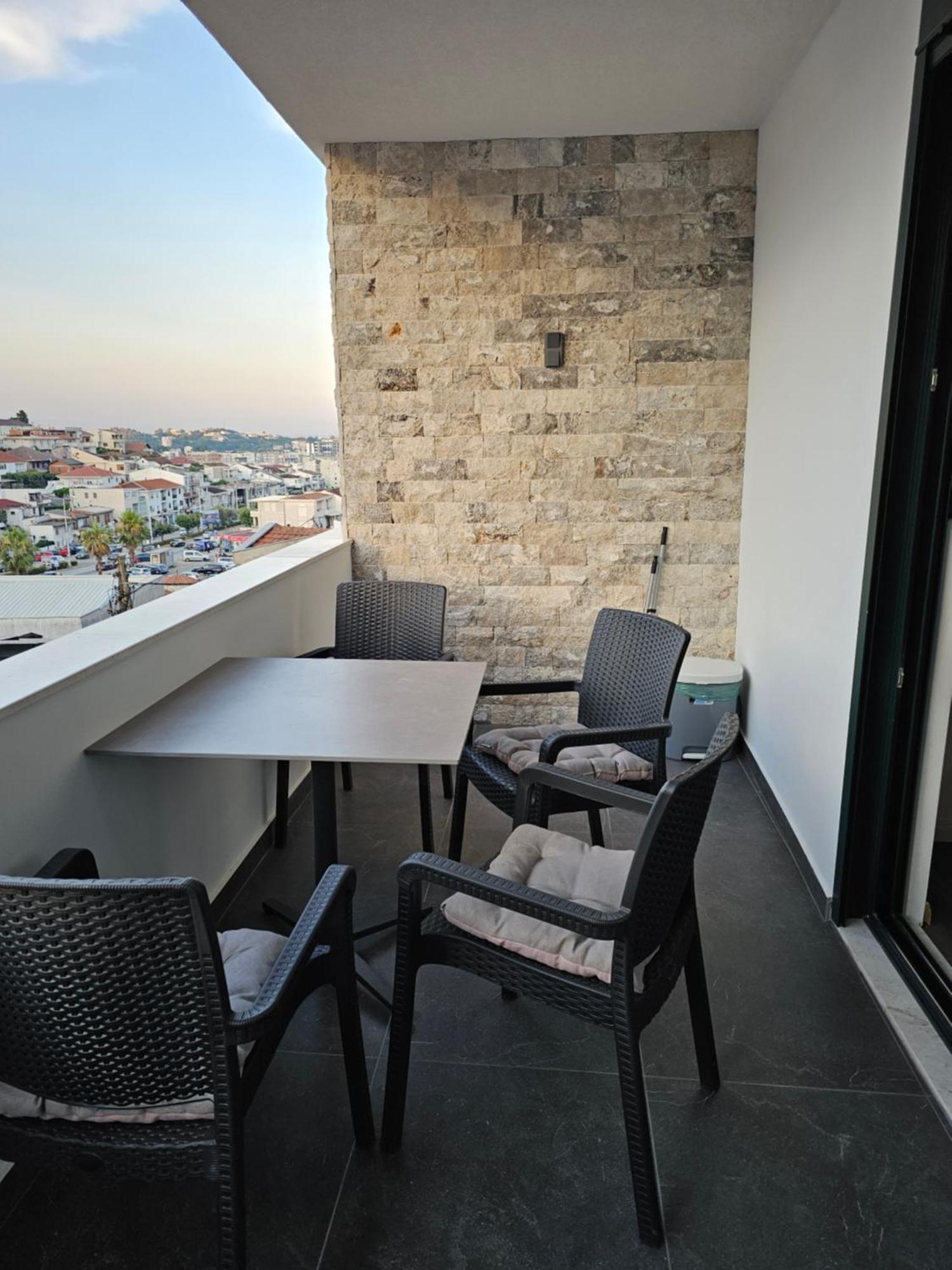 Apartments Ishmi In Center Of Ulcinj Buitenkant foto